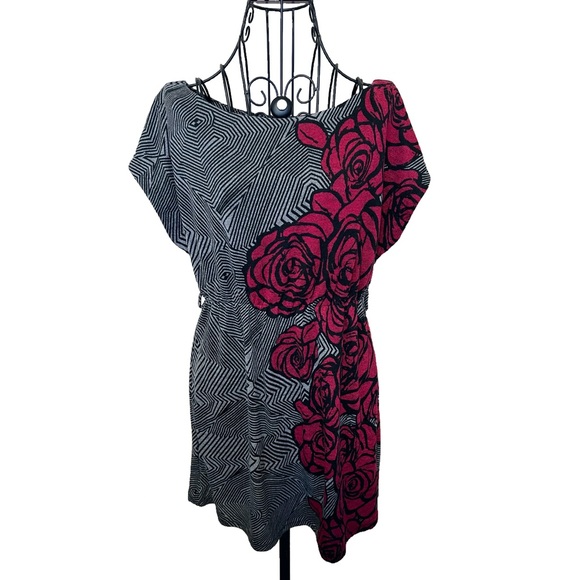 COPY  EUC Geometric Rose Knit Dress | Forever 21 Abstract Fuschia Floral Pattern - Picture 2 of 5